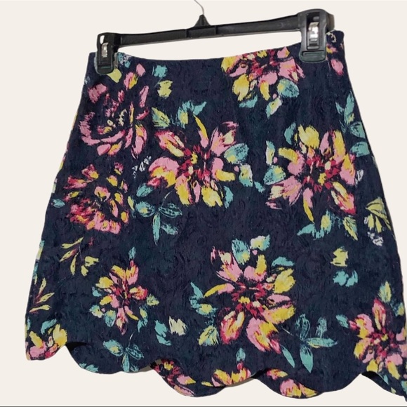 Lush Lace Scalloped Skirt - Picture 2 of 9